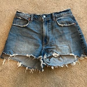 A&F high rise cutoff short